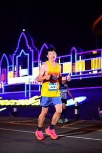 BIB: 424
                            <button type="button" onclick="openModal(22865527)" class="btn btn-primary btn-sm float-right btn-popup" data-toggle="modal" data-target=".modal-high-quality">
                        <i class="fas fa-shopping-cart"></i> Add to Cart
                    </button>
                                            <button type="button" onclick="isThisMe(22865527, true)" class="btn btn-success btn-sm float-right btn-popup btn-isme hidden" data-toggle="tooltip" data-placement="bottom" title="นี่คือรูปของคุณใช่ไหม คลิกที่นี่เพื่อเอาเข้าอัลบั้ม">
                        <i class="fas fa-plus"></i> Add to album
                    </button>
                    <button type="button" onclick="isThisMe(22865527, false)" class="btn btn-warning btn-sm float-right btn-popup btn-isnotme hidden">
                        <i class="fas fa-ban"></i> Remove from album
                    </button>